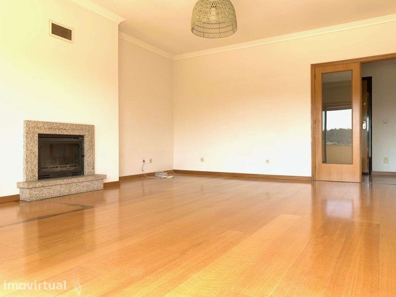 T2 com excelentes áreas junto ao Mercadona, 3 varandas, lugar garagem. - Grande imagem: 5/17