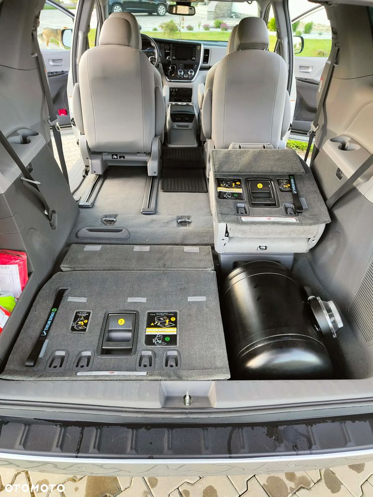 Toyota Sienna 3.5 V6 SE - 30