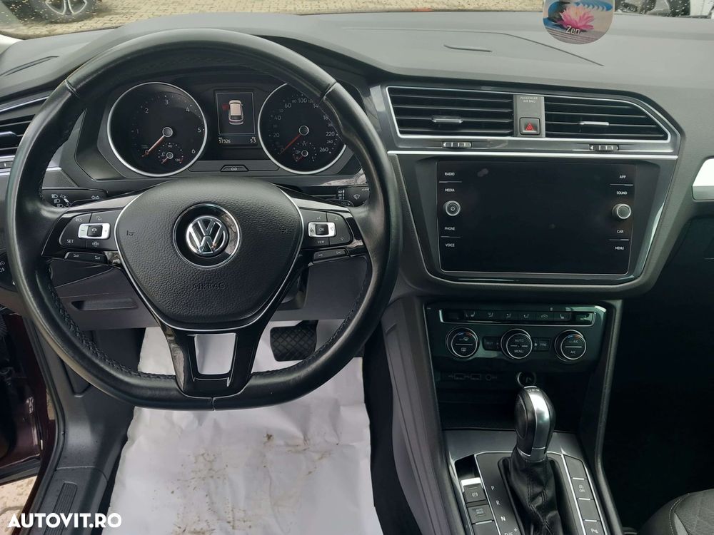 Volkswagen Tiguan - 11