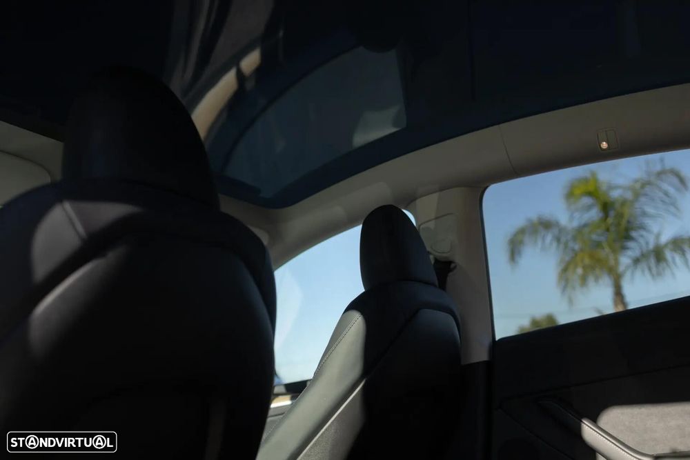 Tesla Model Y Long Range Dual Motor AWD - 15