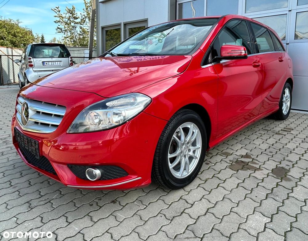 Mercedes-Benz Klasa B 180 Edition - 26