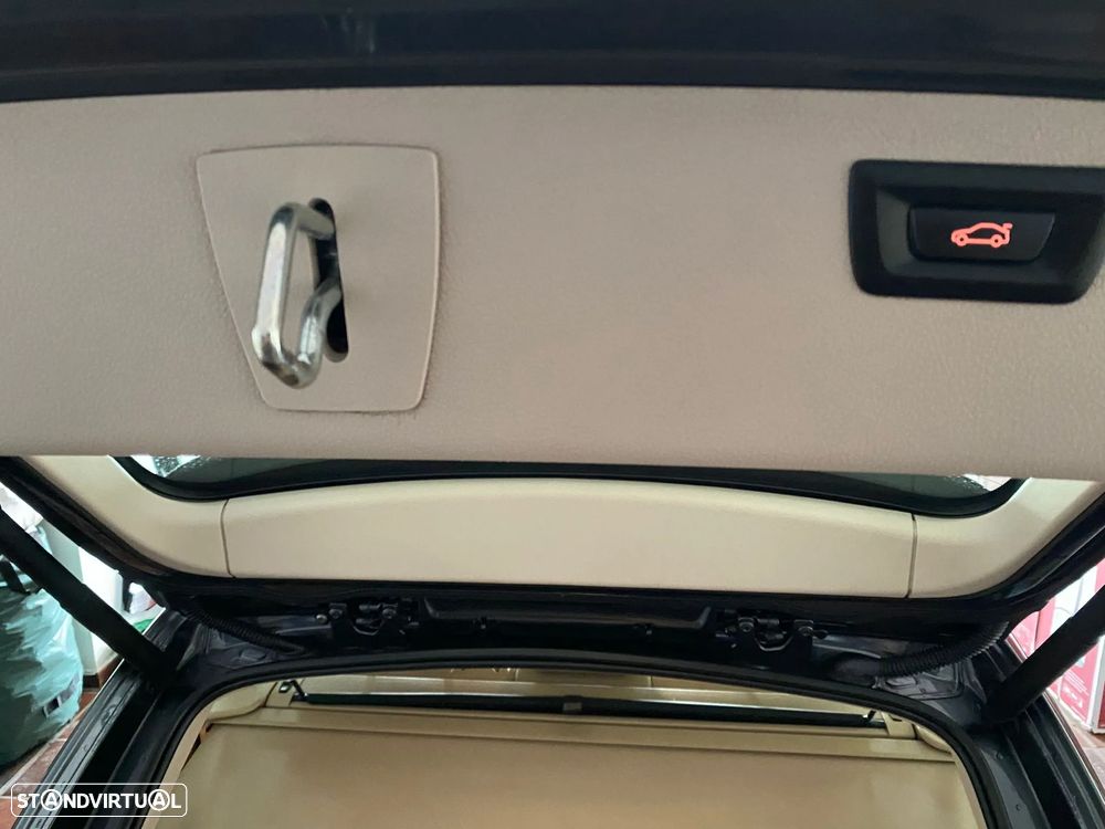 BMW 318 d Touring Auto Line Sport - 10