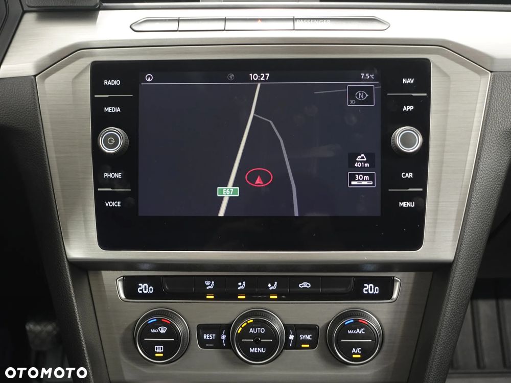 Volkswagen Passat - 28