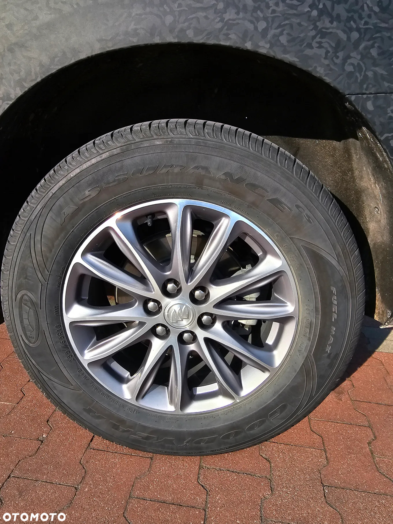 Buick Enclave - 31