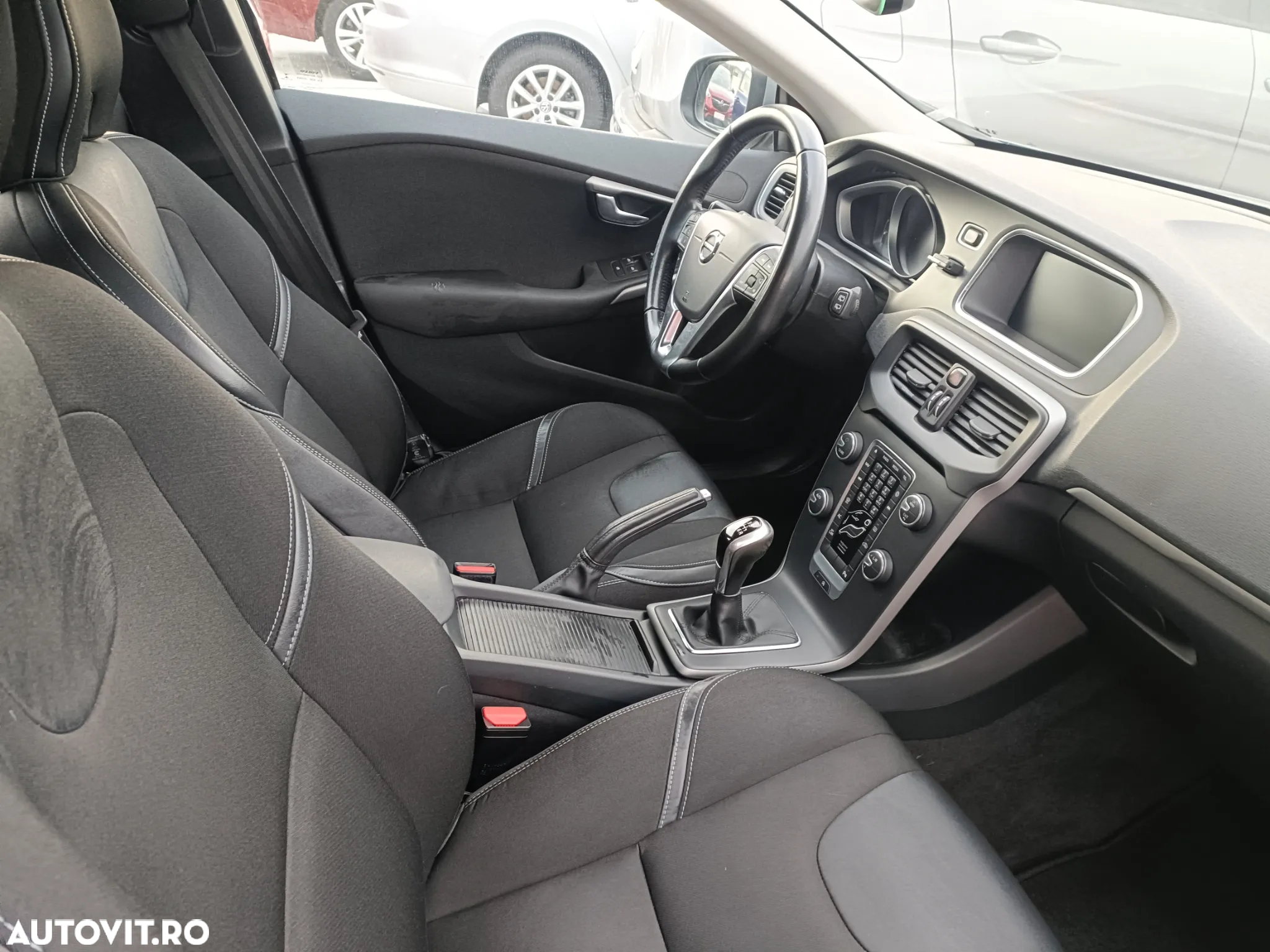 Volvo V40 D2 Momentum - 10