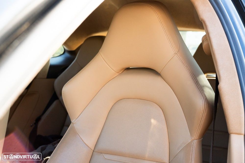 Porsche Panamera 4 S - 33