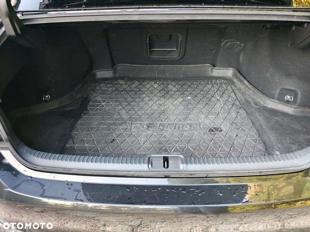Lexus ES 300h Business Edition + - 20