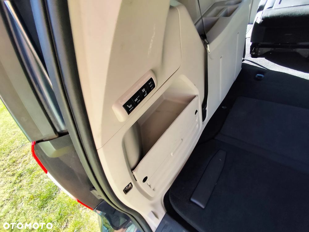 Chrysler Town & Country 3.6 Limited - 13