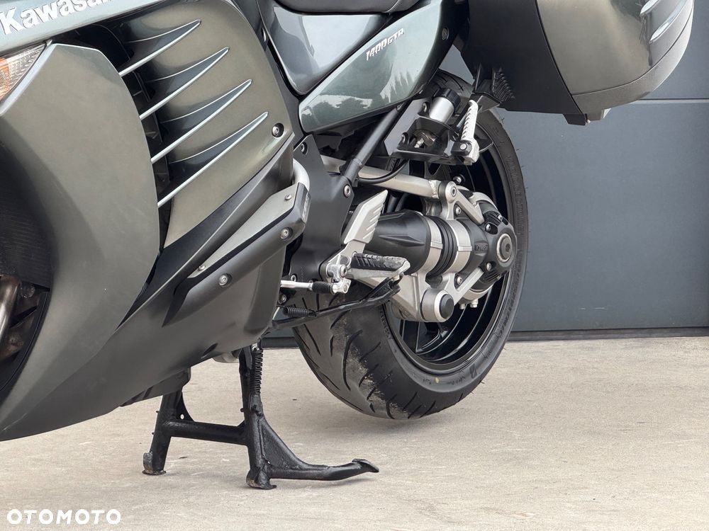 Kawasaki GTR - 27