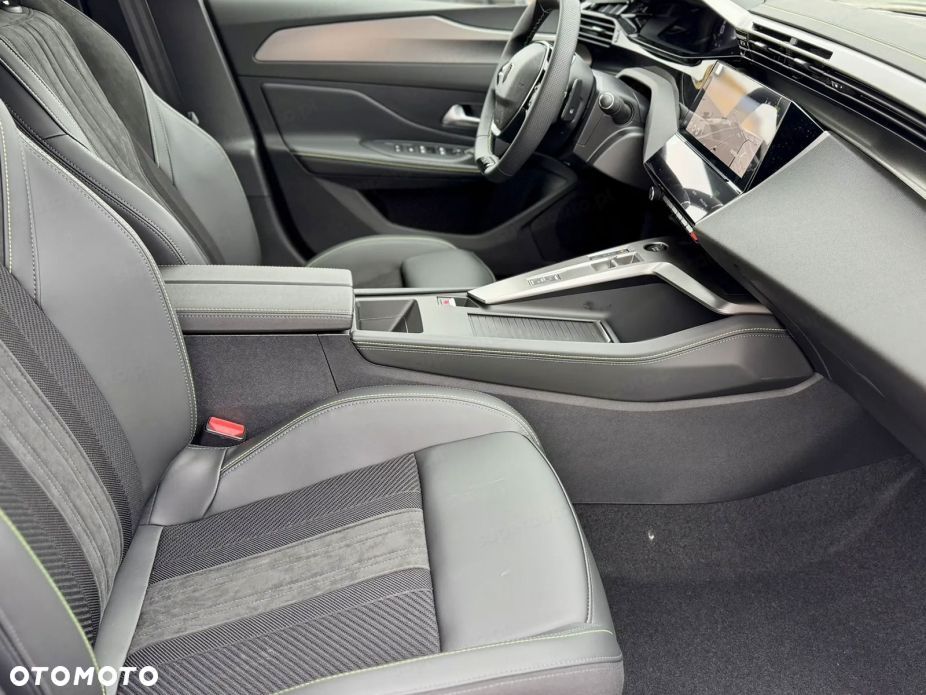 Peugeot 408 1.2 PureTech mHEV GT Exclusive S&S e-DCS6 - 8