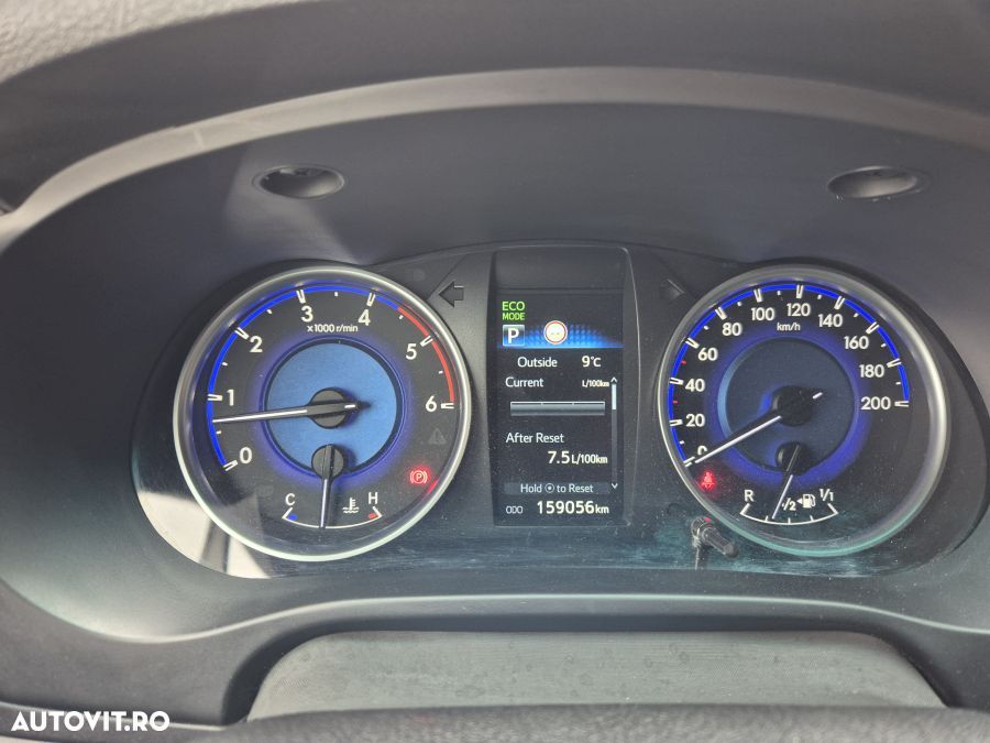 Toyota HILUX 2.4D 4x4 Double Cab AT - 10