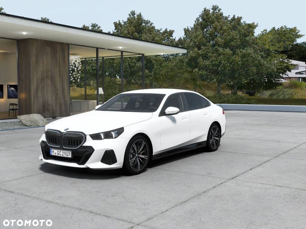 BMW Seria 5 520d xDrive mHEV M Sport - 1