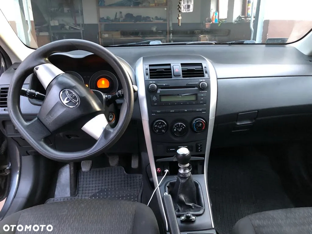 Toyota Corolla - 6