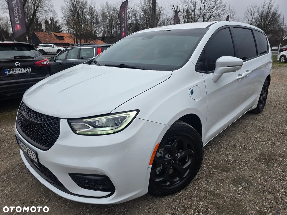 Chrysler Pacifica - 2