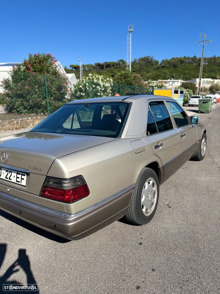 Mercedes-Benz E 250 D Turbo - 5