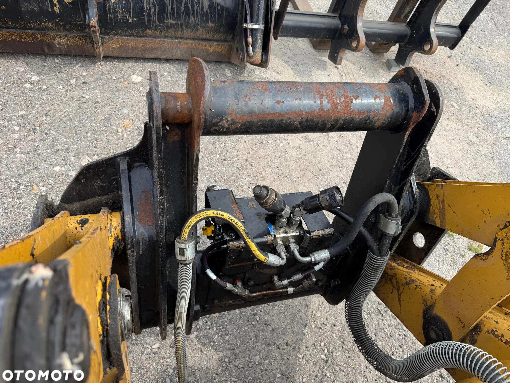 Caterpillar 432F2 - 14