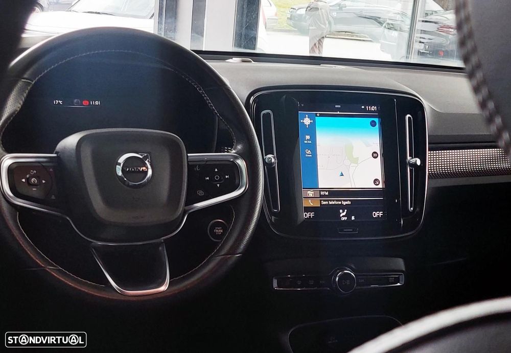 Volvo XC 40 1.5 T2 Momentum Plus - 12