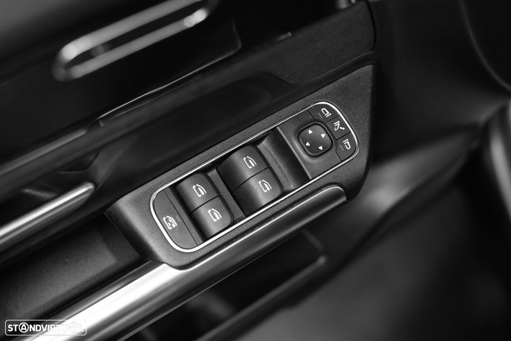 Mercedes-Benz GLA 250 e AMG Line - 31