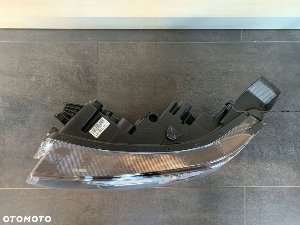 Lampa lewa SSANG YONG TIVOLI 2019- - 5