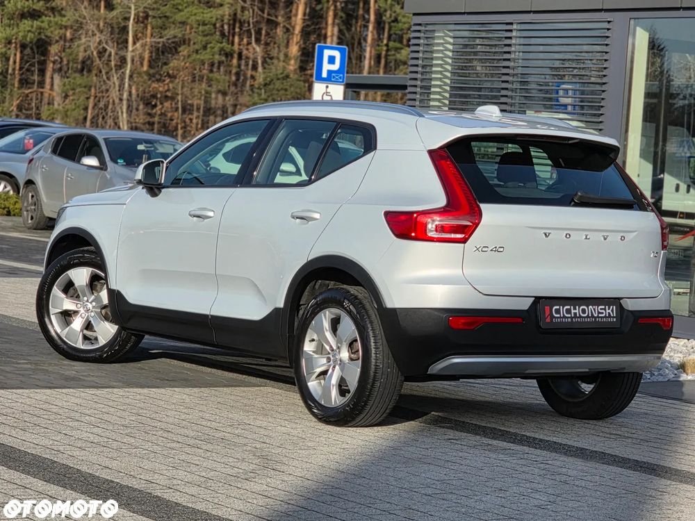 Volvo XC 40 T3 Momentum Pro - 10