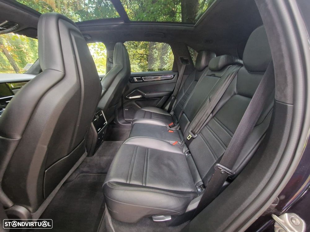 Porsche Cayenne Turbo - 45