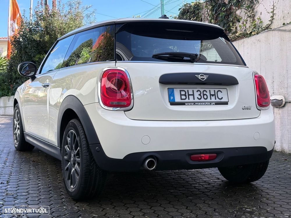 MINI 3 Portas One - 24