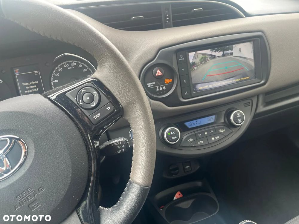 Toyota Yaris Hybrid 1.5 Selection Style - 16