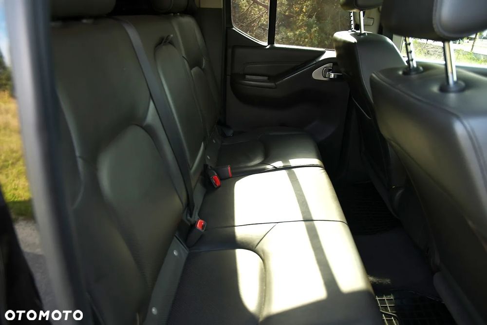 Nissan Navara 2.5 D Platinum - 19
