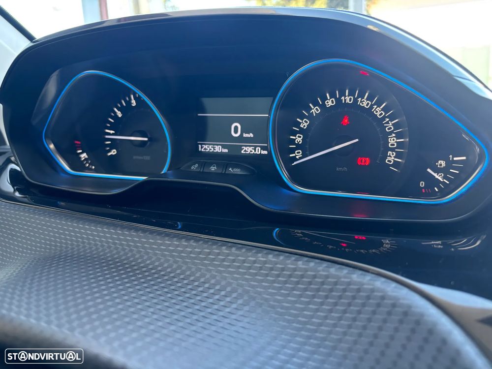 Peugeot 2008 PureTech 110 Stop&Start Allure - 32