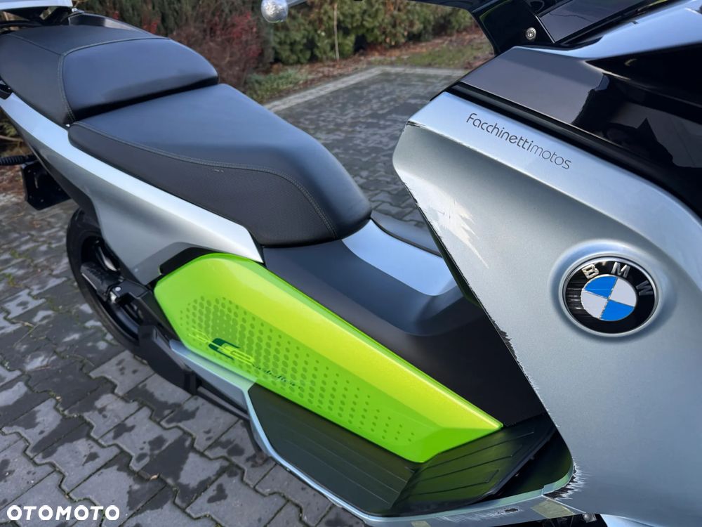 BMW CE 04 - 24