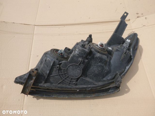 LAMPA PRAWY PRZÓD PRAWA PRZEDNIA HONDA CIVIC VII LIFT SEDAN 5D 04-06 - 13