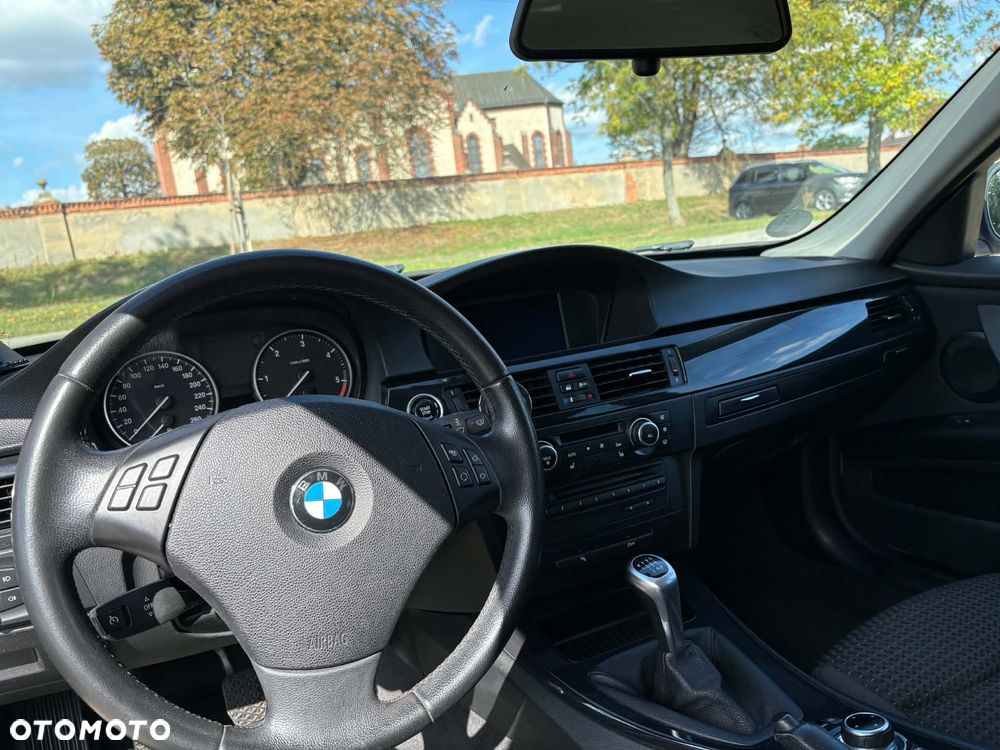 BMW Seria 3 320d - 8