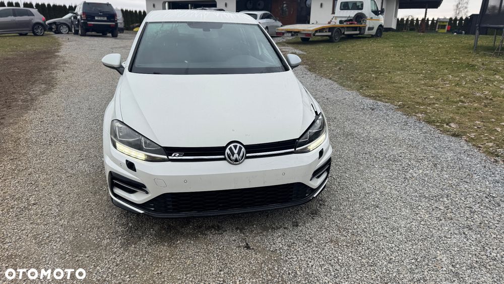 Volkswagen Golf - 22