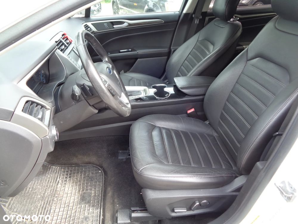 Ford Fusion 2.0 EcoBoost Titanium - 9