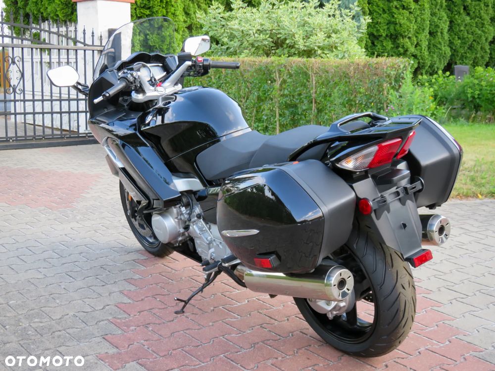 Yamaha FJR - 8