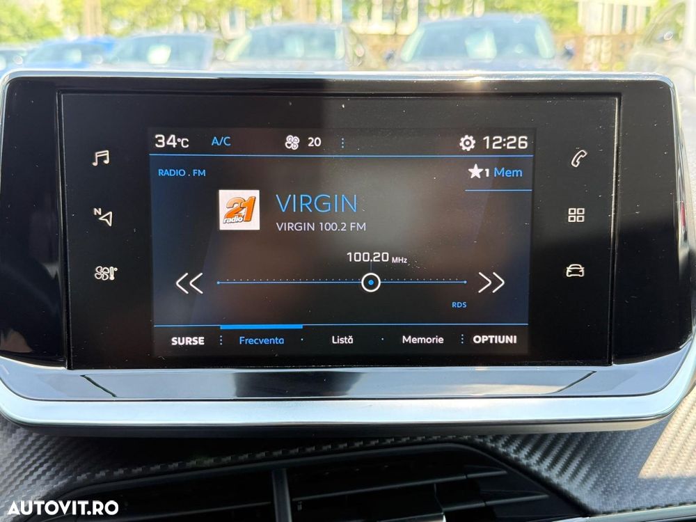Peugeot 208 1.2 L PureTech STT EAT8 Allure - 11