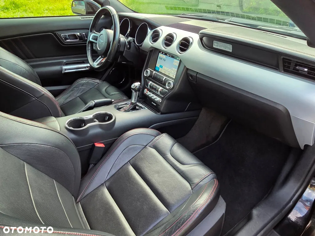 Ford Mustang - 7