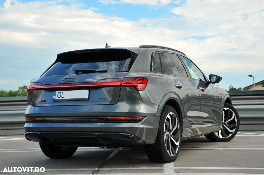 AUDI e-tron 2023 — imagine 4