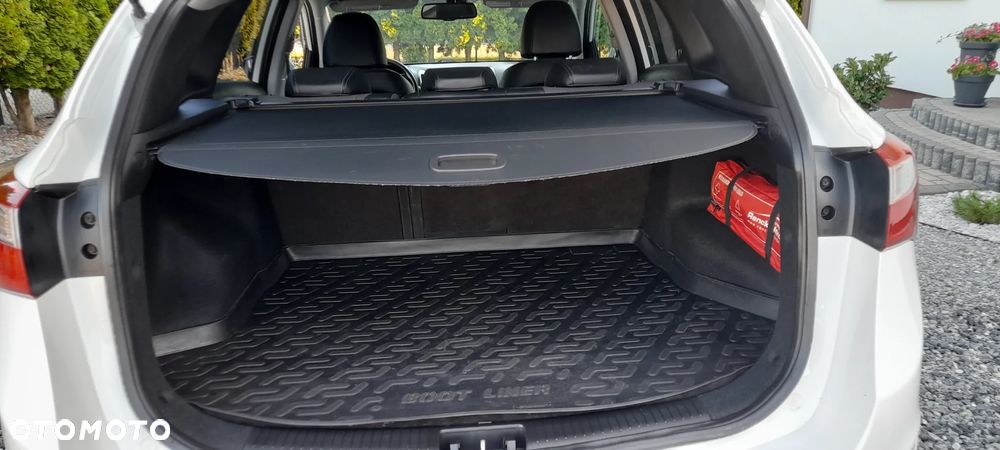 Hyundai i30 blue Kombi 1.6 GDi YES Gold - 13