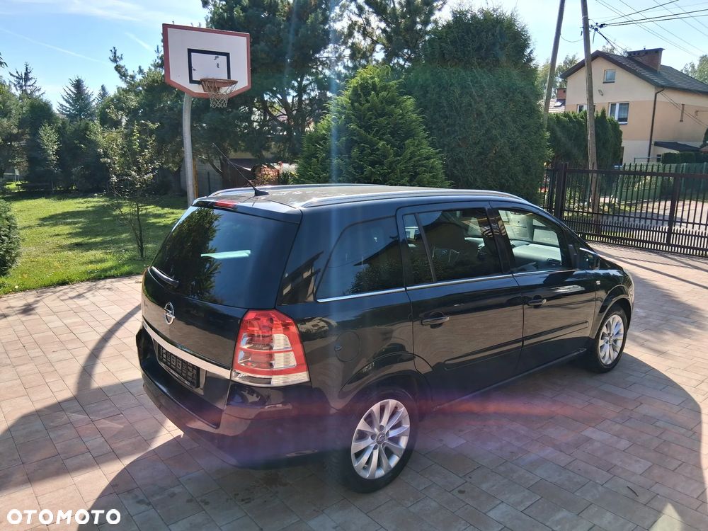 Opel Zafira - 16