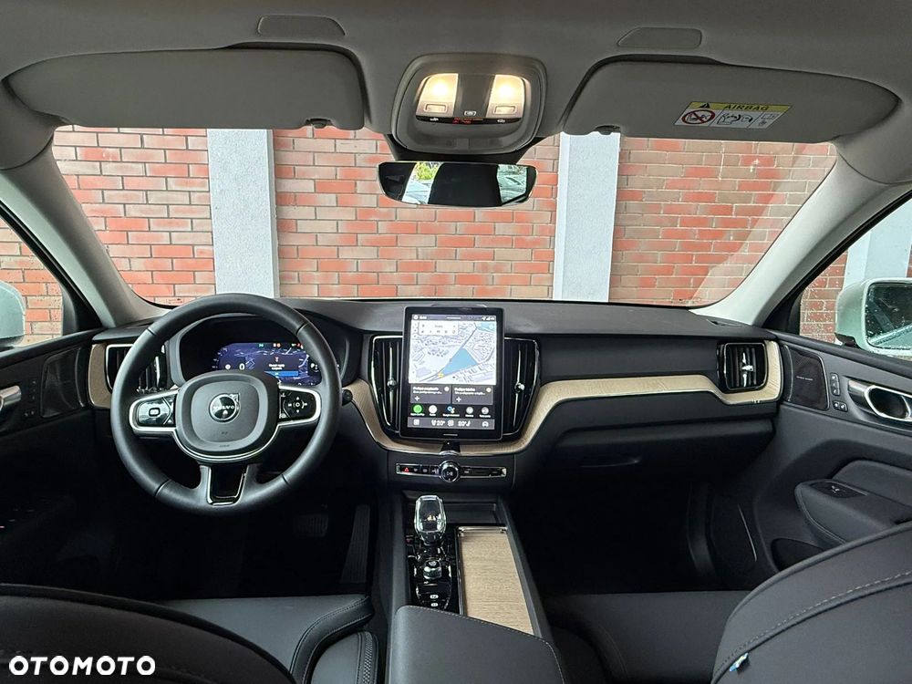 Volvo XC 60 B5 B AWD Plus Bright - 15