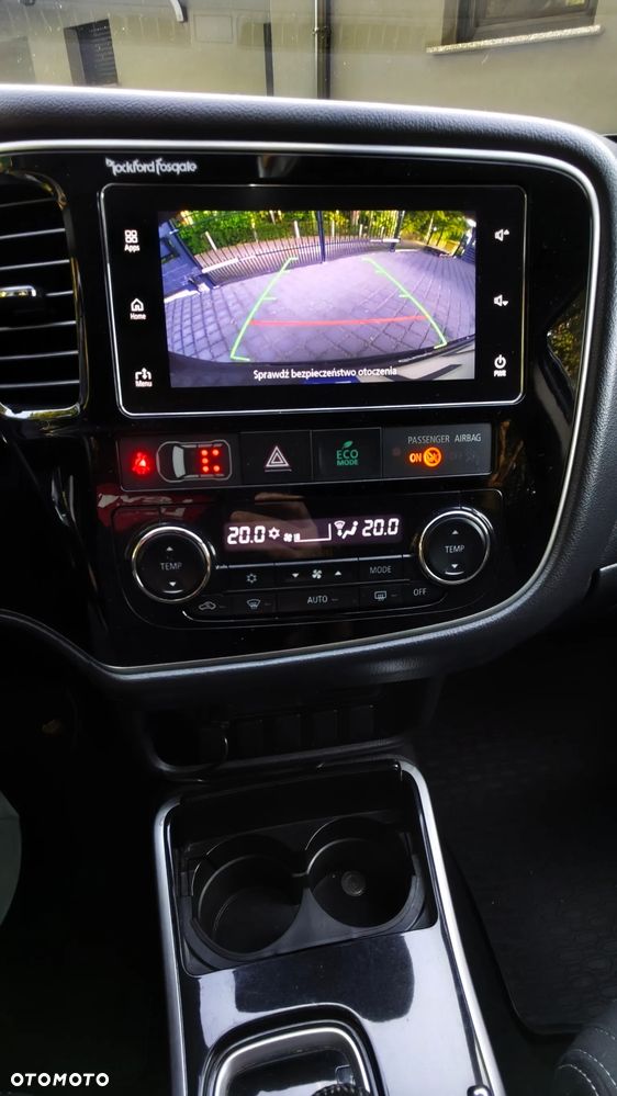 Mitsubishi Outlander 2.0 Intense + Navi 4WD CVT - 10