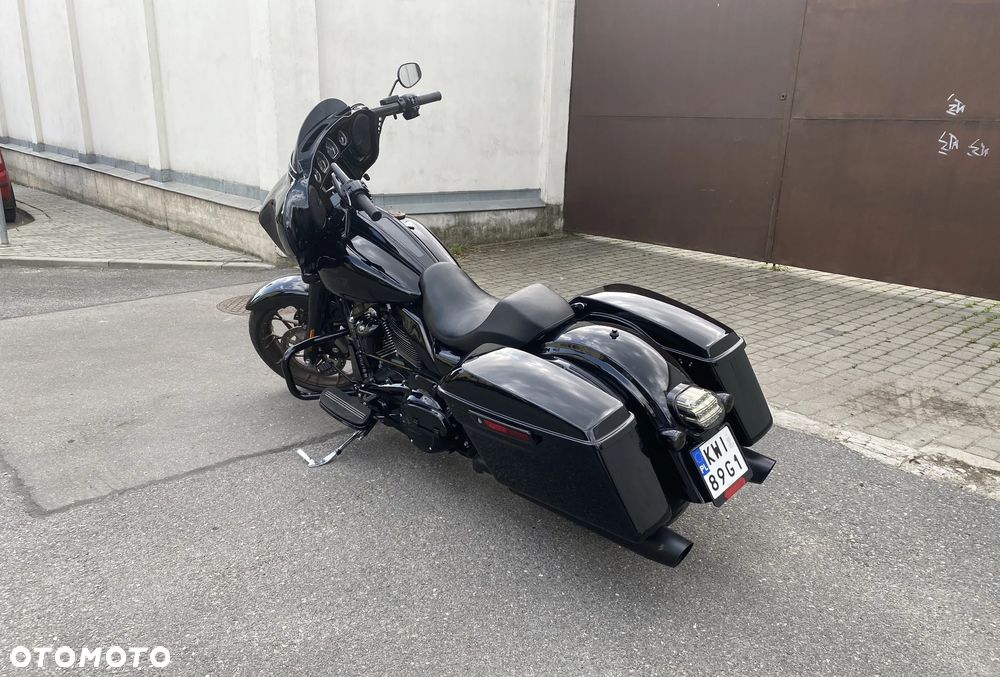 Harley-Davidson Touring Street Glide - 2