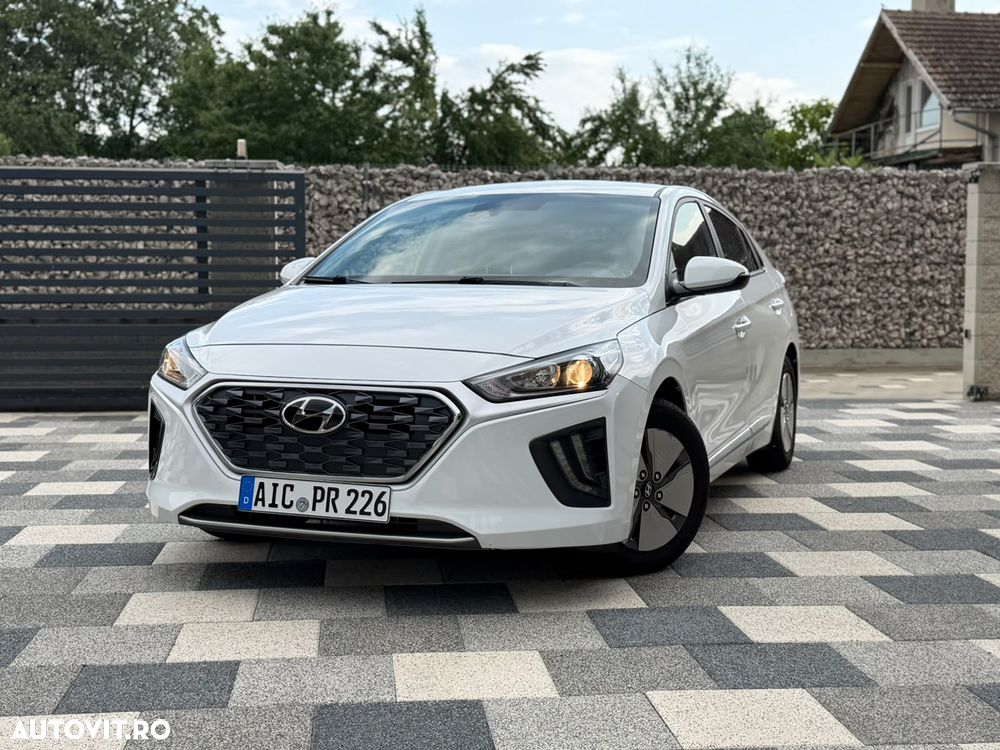 Hyundai IONIQ - 10