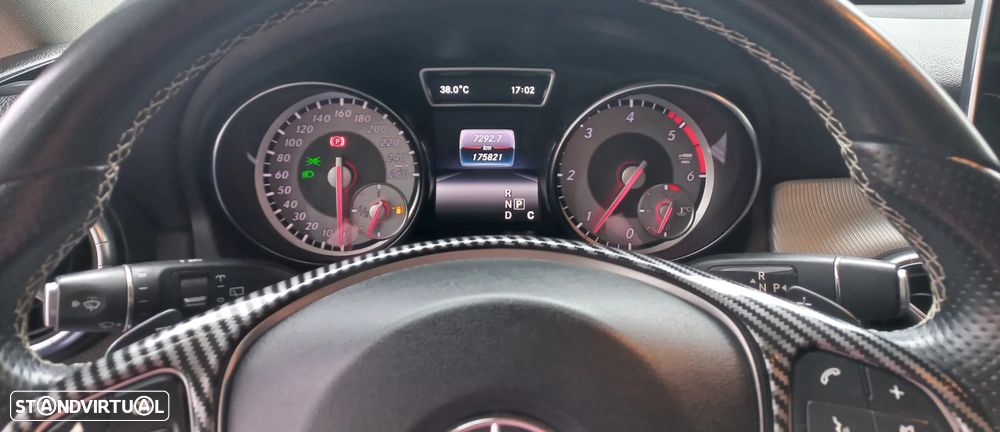 Mercedes-Benz CLA 200 d 7G-DCT Urban - 9