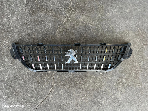 PEUGEOT 2008 I GRELHA PARA CHOQUES FRENTE - G128