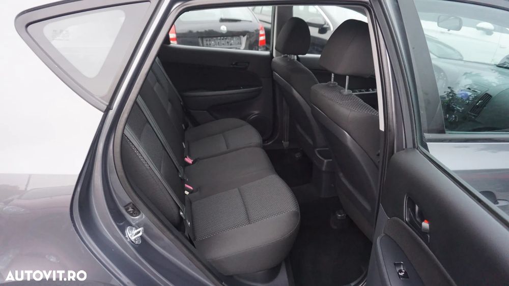 Hyundai i30 1.4 GL Comfort - 13