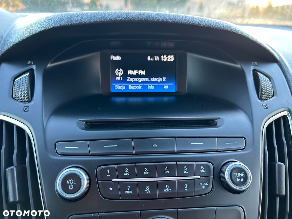 Ford Focus 1.6 Trend - 17