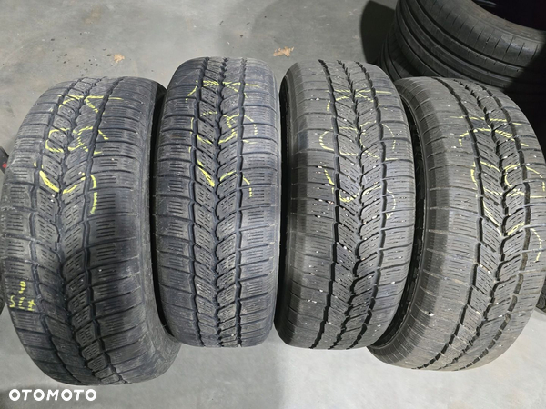 MICHELIN AGILIS 51 SNOW-ICE 215/65R15C 104/102T 7,5mm 4X