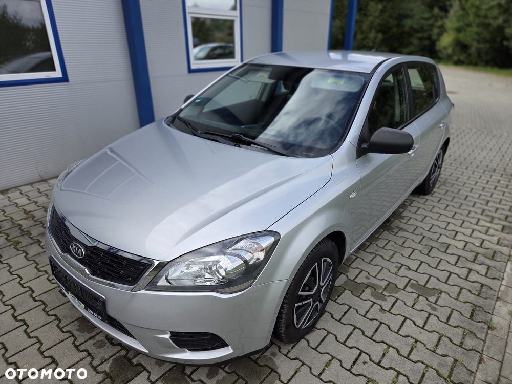 Kia Ceed 1.4 CVVT Attract - 11